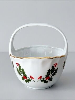 All The Things Christmas Holly Fine Porcelain Basket Gold Trim Handle Japan